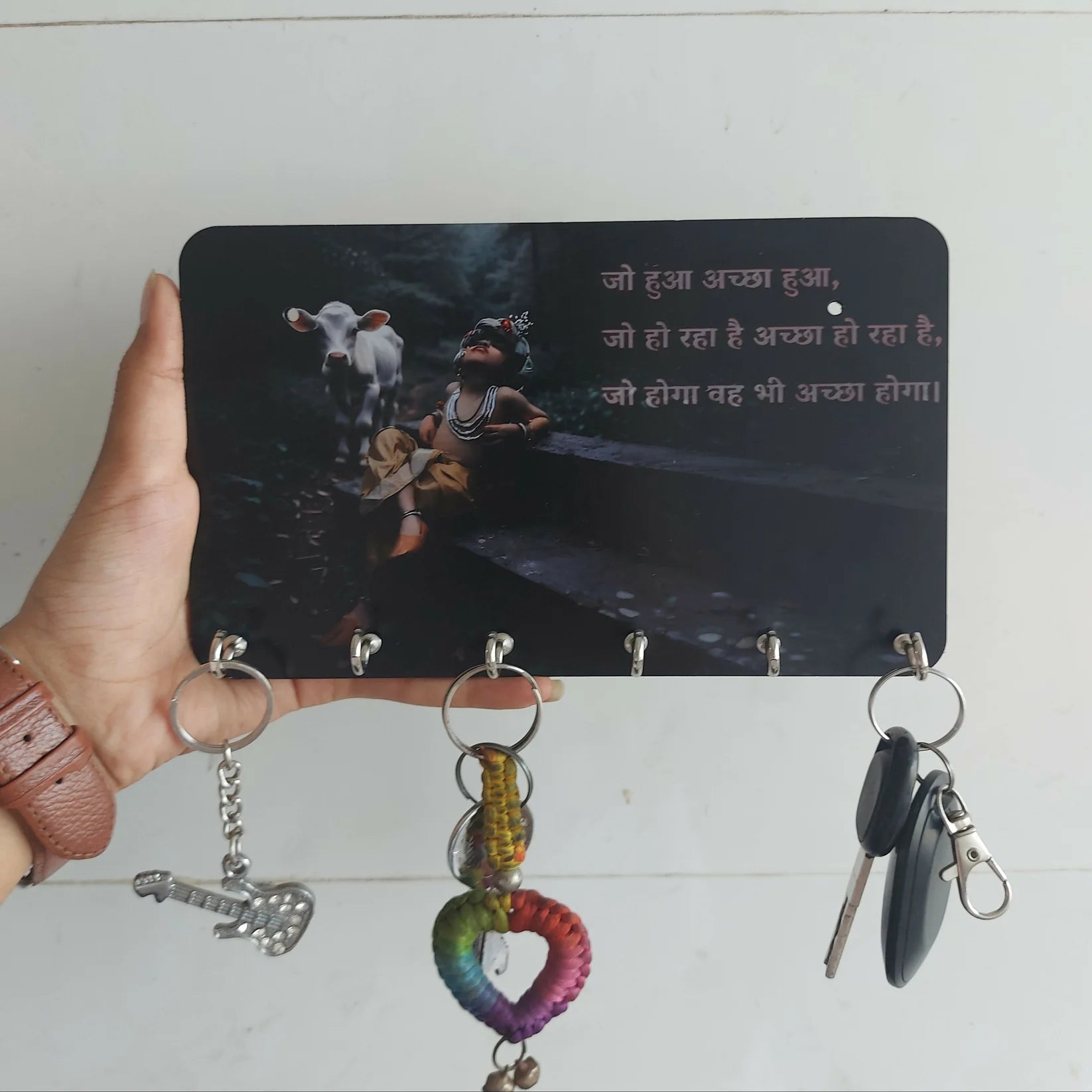 Krishna Motivational Key Holder – Elegant Wall-mounted Design