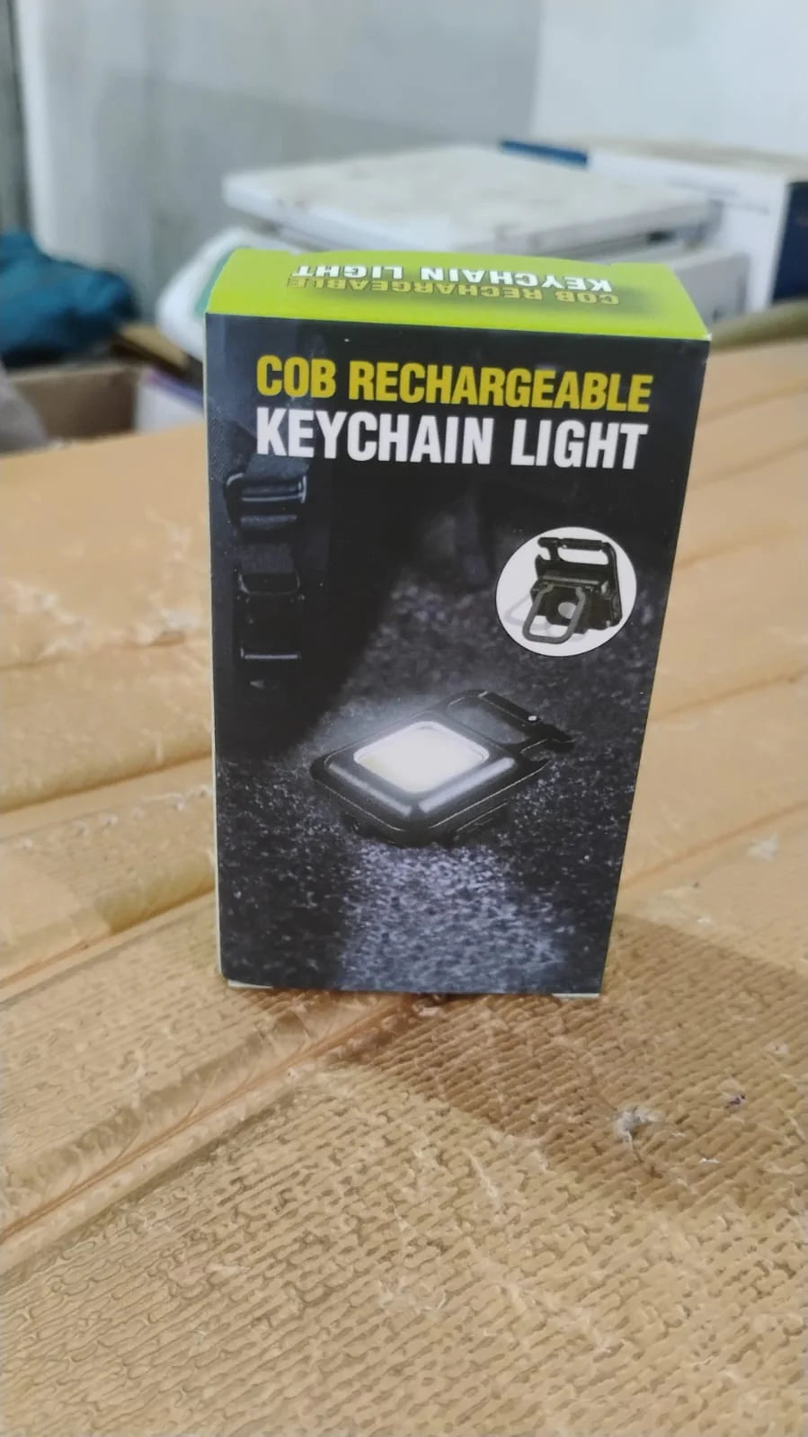 Rechargeable Keychain Flashlight – 4 Light Modes, Magnetic Base, COB light, | Vastate