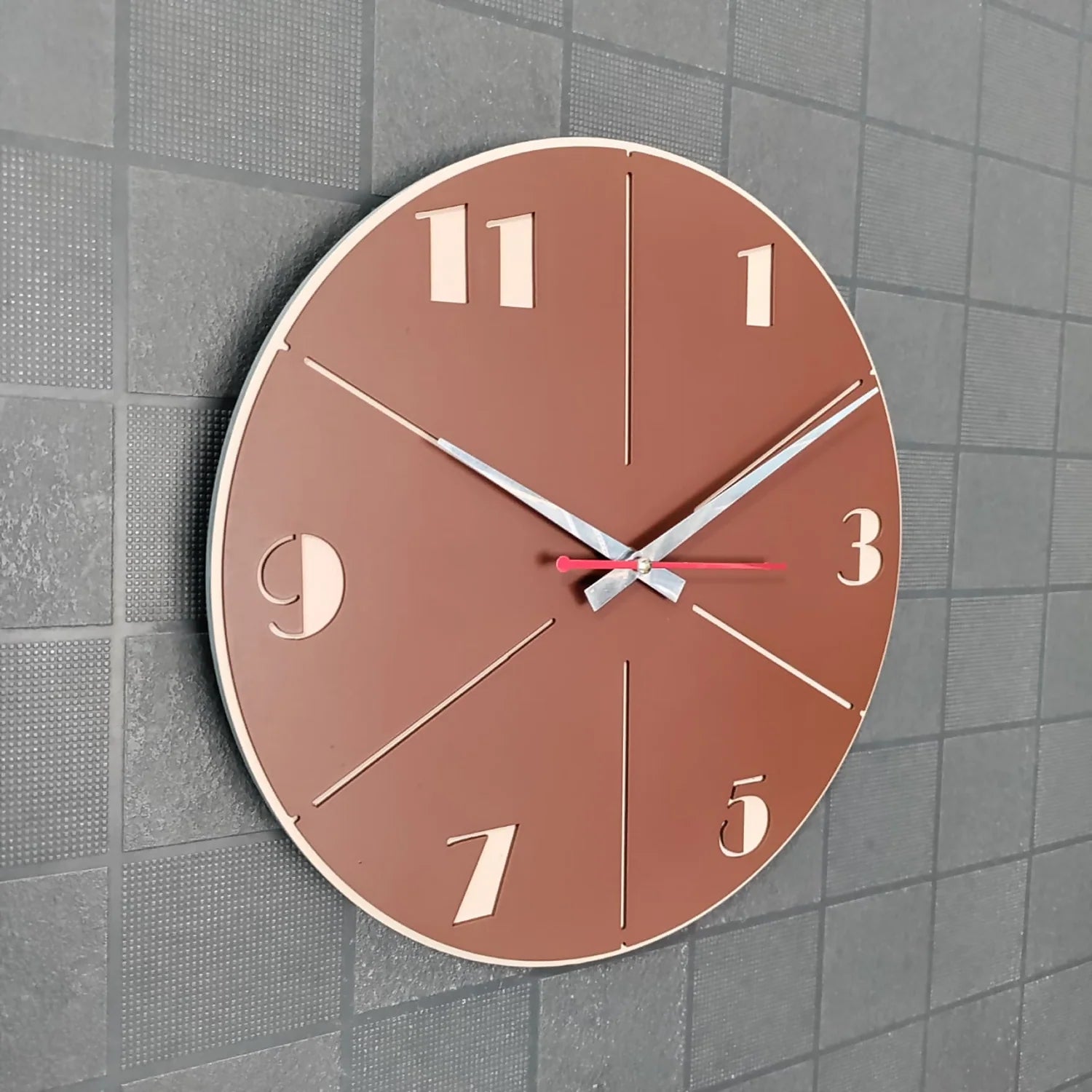 Modern Minimalist Round Wall Clock – Elegant & Quiet Design